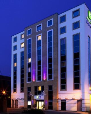 Holiday Inn Express London - Watford Junction, an IHG Hotel