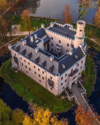 Zamek Karpniki Schloss Fischbach