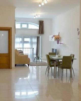 Luxurious Furnished apartment in sliema