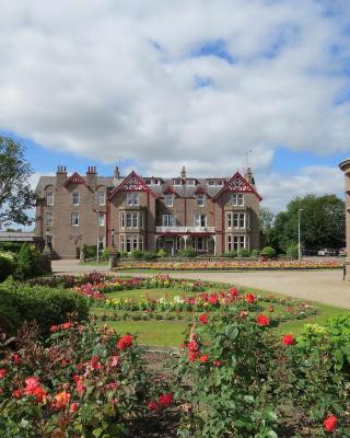 Glenesk Hotel