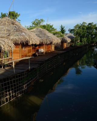 Baan​ Tonlamphu​ Pakpra