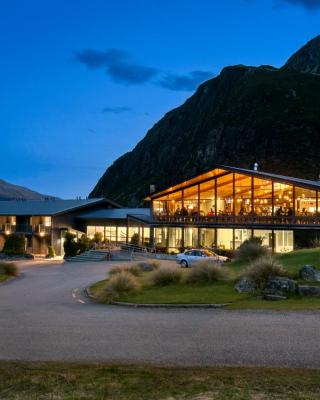 Mt Cook Lodge and Motels