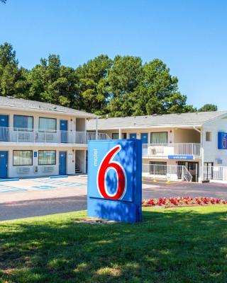 Motel 6-Longview, TX