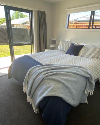 Central Retreat and self contained with free wifi