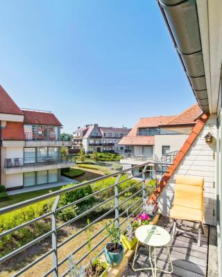 Bright apartment with 2 terraces in De Panne