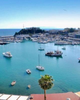 GRAND BLUE SUITE DI GIORGIO 10min from Piraeus port