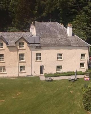 Plas yn Yale with mountain views from all windows