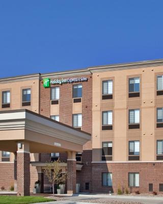 Holiday Inn Express Hotel and Suites Lincoln Airport, an IHG Hotel