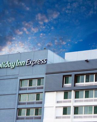 Holiday Inn Express Van Nuys, an IHG Hotel