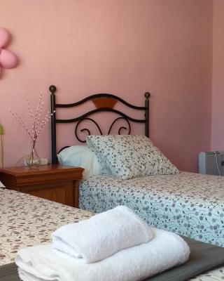 BNB LOLA - Habitacion privada - Aire acondicionado - Baños compartidos