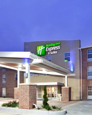 Holiday Inn Express Hotel & Suites North Kansas City, an IHG Hotel