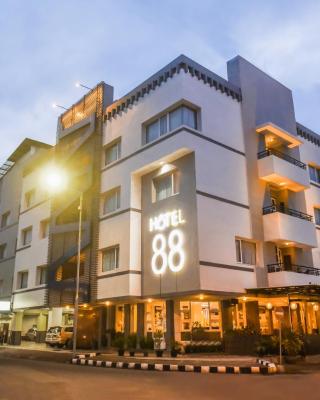 Hotel 88 Jember By WH - Strategic Location In The City Center