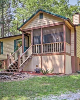 Cozy Pine Mountain Cabin with Screened Porch and Yard!