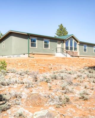 Secluded Boulder House - Next to National Forests!