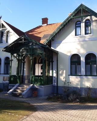 Szalay Villa