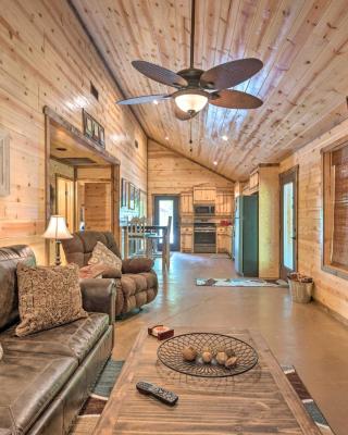 Cabin with Hot Tub - Near Broken Bow Lake and Hiking!