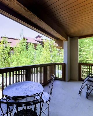 Powderhorn Lodge 210: Blazing Star Suite