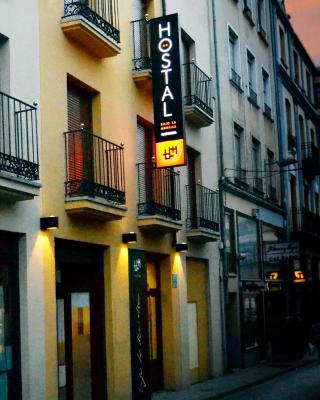 Hostal Bajo La Muralla