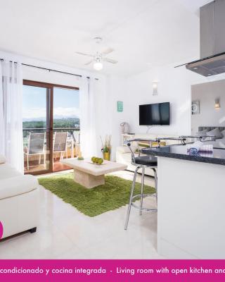 2 bedrooms apartment in Moraira center with community pool