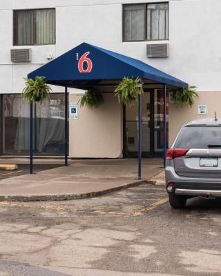 Motel 6-Saint Paul, MN - I-94