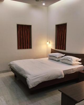 Pals Hotel