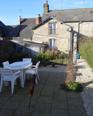 Charming French Gite in the heart of quiet Gorron