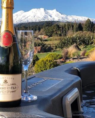 Heavenly Spa Views - Ohakune Holiday Home