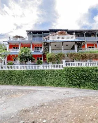 Adinda Beach Hotel and Villa