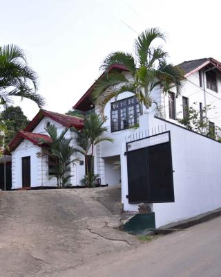 Antique Tourists Lodge