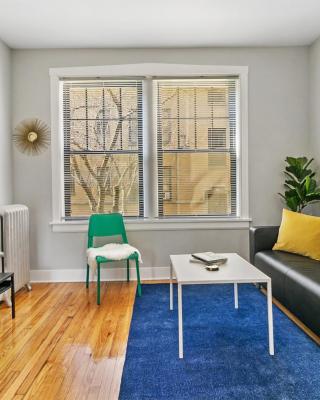 Sophisticated 1BR Apt in Lakeview near Shops - Belmont C2