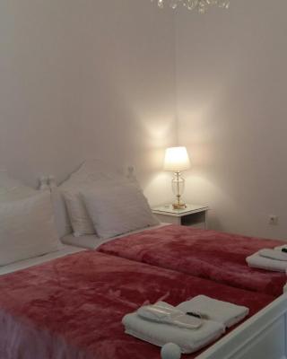 NN Deluxe room near Athens airport
