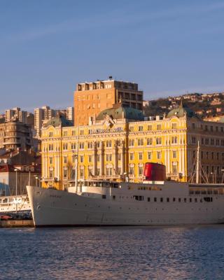 Botel Marina