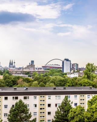 Cologne Fair Apartment with Cathedral View