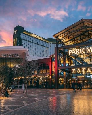 Park MGM Las Vegas by Suiteness