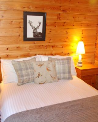 Cosy Rowan woodland lodge no3