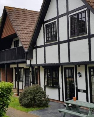 20 Tudor Court " Four Star AA accommodation"