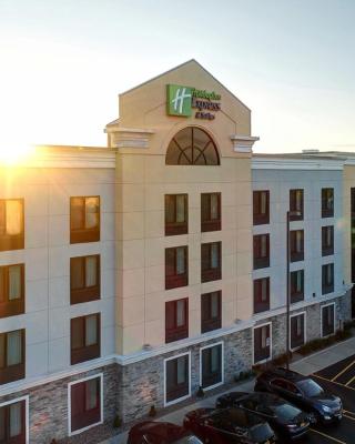 Holiday Inn Express and Suites Batavia, an IHG Hotel