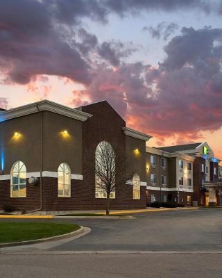 Holiday Inn Express Hotel & Suites Brookings, an IHG Hotel
