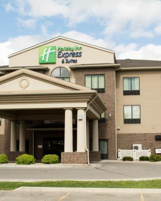 Holiday Inn Express & Suites - Mason City, an IHG Hotel