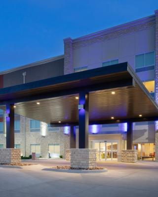 Holiday Inn Express & Suites Great Bend, an IHG Hotel