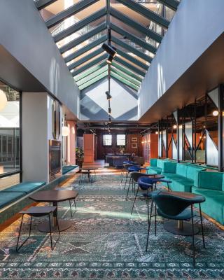 Amora Hotel Riverwalk Melbourne