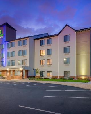 Holiday Inn Express Hotel & Suites Coon Rapids - Blaine Area, an IHG Hotel