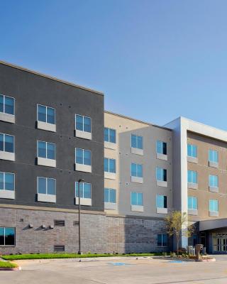 Holiday Inn Express & Suites Lubbock Central - Univ Area, an IHG Hotel