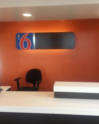 Motel 6 Bell Gardens