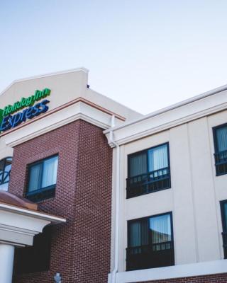 Holiday Inn Express & Suites Morton Peoria Area, an IHG Hotel