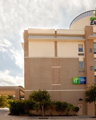 Holiday Inn Express Hotel & Suites San Antonio - Rivercenter Area, an IHG Hotel