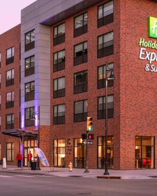 Holiday Inn Express & Suites - Tulsa Downtown - Arts District, an IHG Hotel