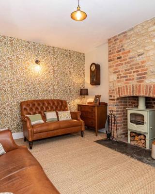 Oxfordshire Living - The Bowler Hat Cottage - Woodstock