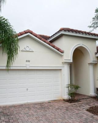 Four-Bedroom Pool Home Kissimmee