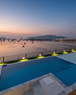 SHIN Arch39 Phuket Beach Front - SHA Plus